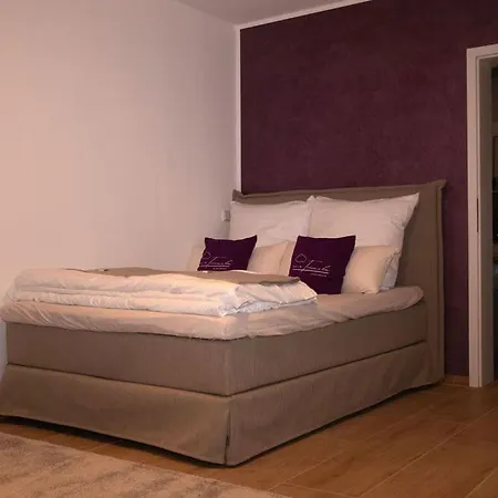 Mein Traeumchen Apartements- 3 Lila Stillvoll Und Zentral Fuer Bis Zu 4 Personen * Bielefeld