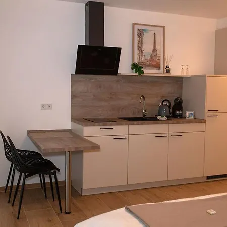 Mein Traeumchen Apartements- 3 Lila Stillvoll Und Zentral Fuer Bis Zu 4 Personen Apartment Bielefeld